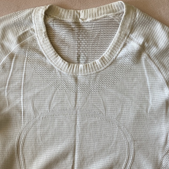 Lululemon swiftly tech long sleeve - Picture 4 of 4